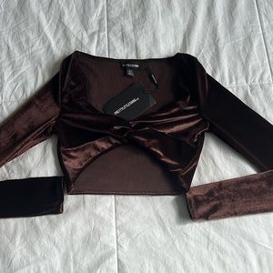 Pretty Little Thing Brown Velvet Long Sleeve Crop Top